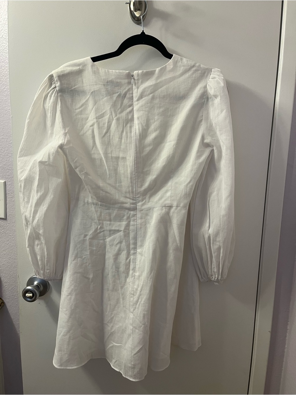 Gianni Bini White V-Neck Dress with Back Zip PTP 17/L 32 - Picture 6 of 7